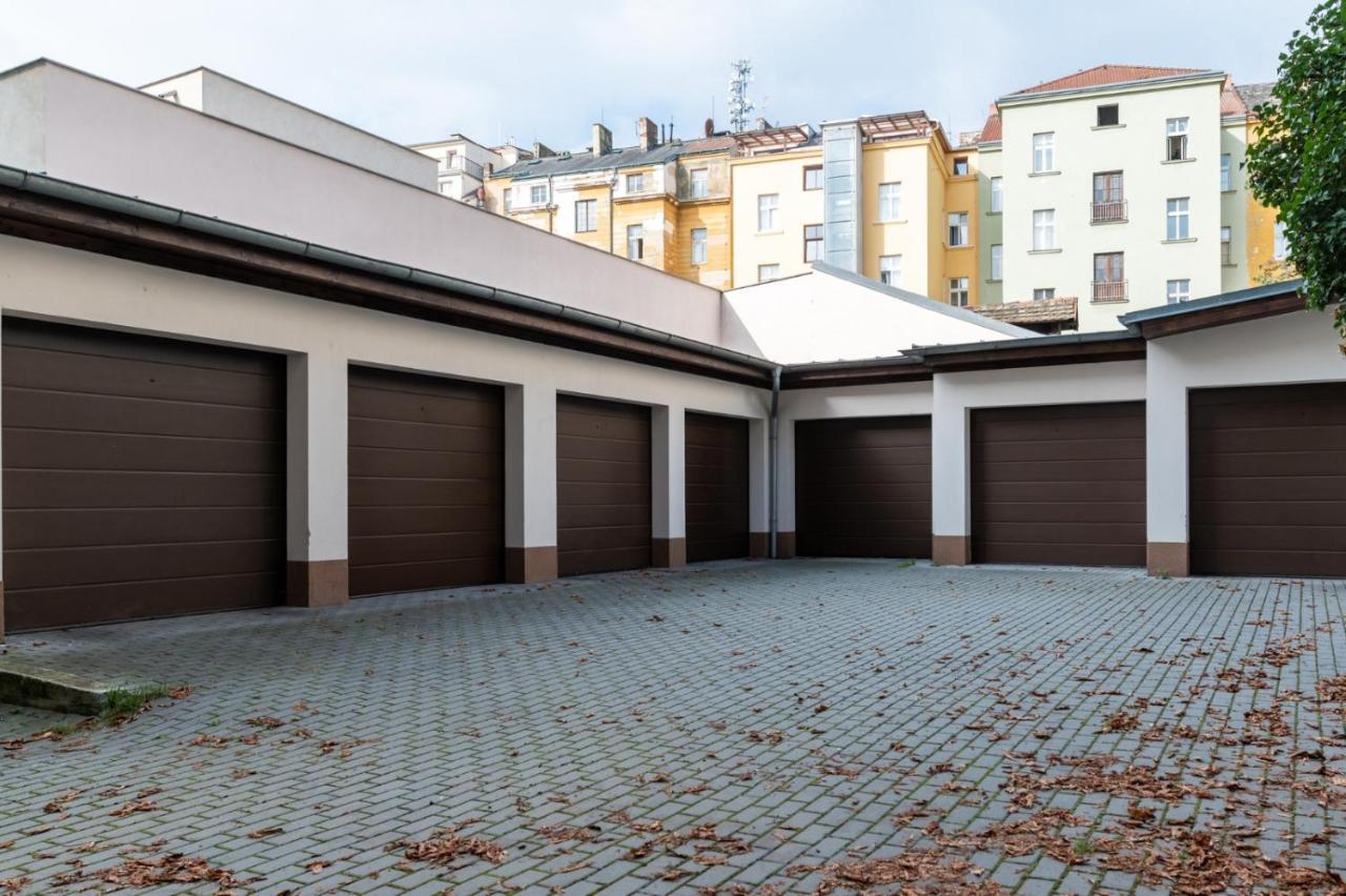Designed Apartment Next To Vaclav Square With Terrace And Private Garage Praga Exterior foto