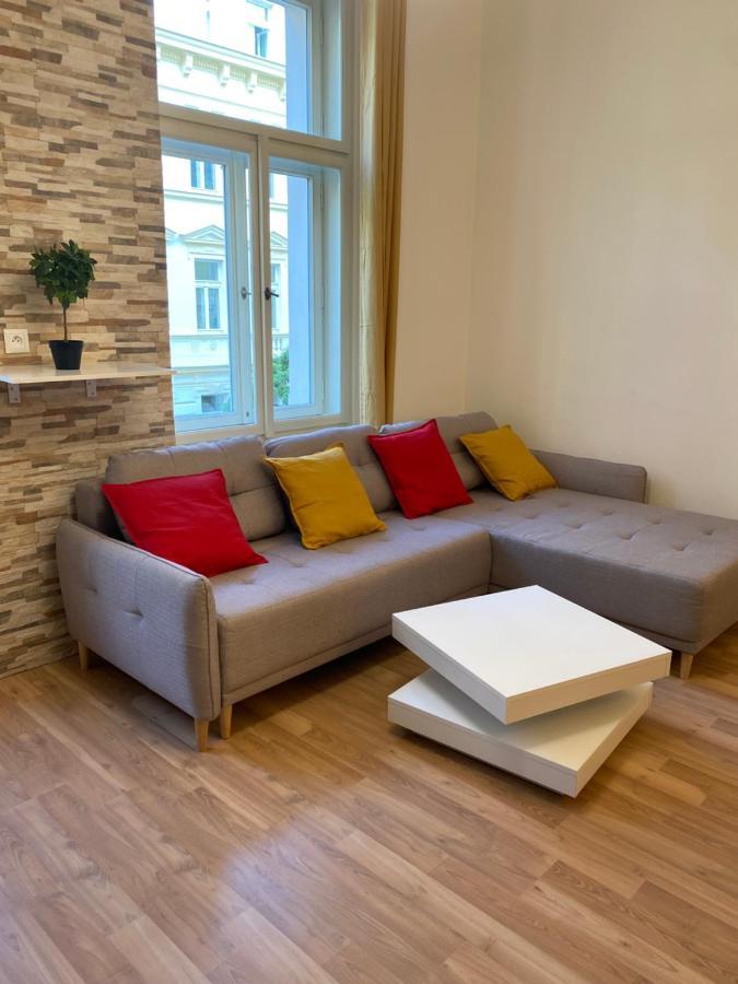Designed Apartment Next To Vaclav Square With Terrace And Private Garage Praga Exterior foto