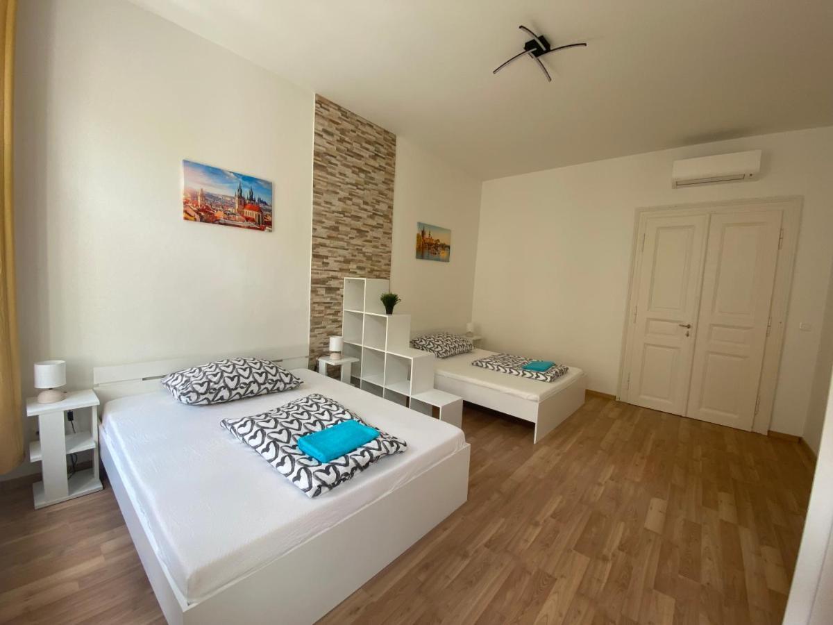 Designed Apartment Next To Vaclav Square With Terrace And Private Garage Praga Exterior foto